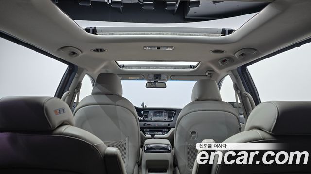 Kia Carnival 9-seater Prestige 2017 — фото 29