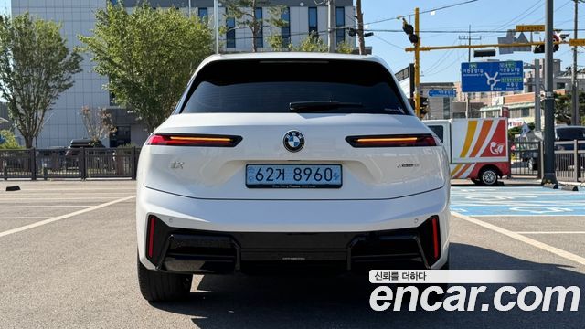 BMW iX xDrive45 M Sport 2026 — фото 4