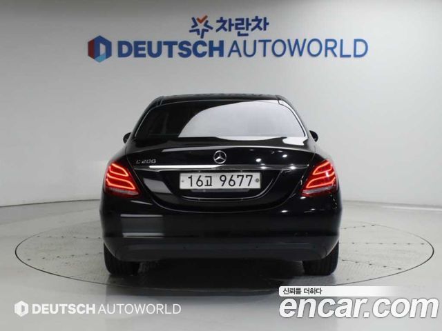Mercedes-Benz C-Class (W205) C200 2017 — фото 4