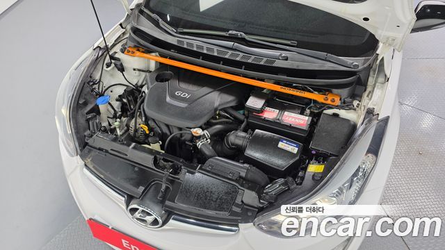 Hyundai Avante 1.6 GDi Modern Standard 2016 — фото 6