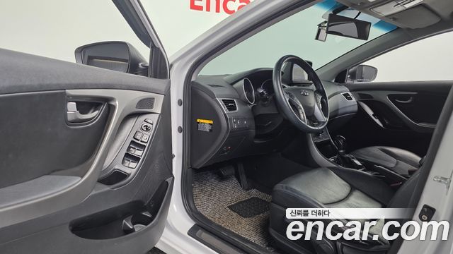 Hyundai Avante 1.6 GDi Modern Standard 2016 — фото 10