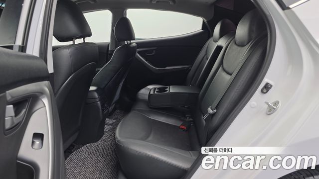 Hyundai Avante 1.6 GDi Modern Standard 2016 — фото 12