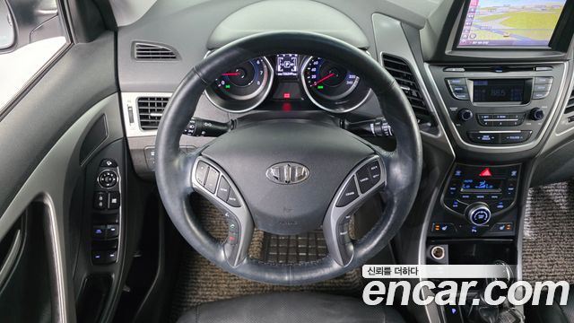 Hyundai Avante 1.6 GDi Modern Standard 2016 — фото 15