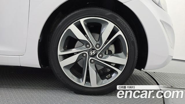 Hyundai Avante 1.6 GDi Modern Standard 2016 — фото 21
