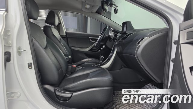 Hyundai Avante 1.6 GDi Modern Standard 2016 — фото 26