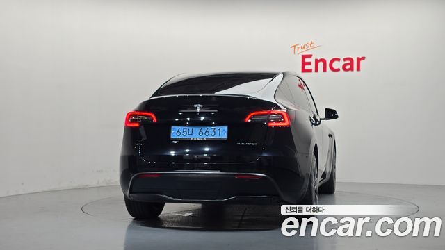 Tesla Model Y Long Range AWD 2024 — фото 4