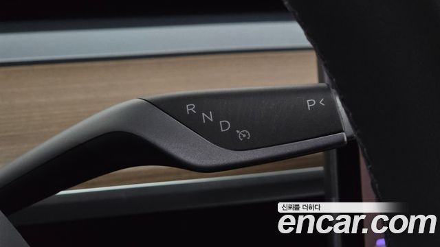 Tesla Model Y Long Range AWD 2024 — фото 9