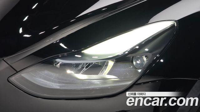 Tesla Model Y Long Range AWD 2024 — фото 22