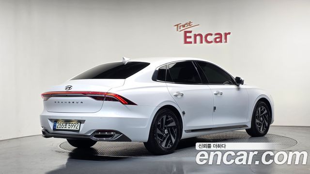 Hyundai Grandeur Hybrid (IG) Exclusive 2022 — фото 2