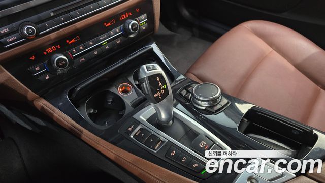 BMW 5 Series (F10) 520d xDrive M Aero Dynamic 2016 — фото 9