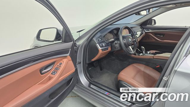 BMW 5 Series (F10) 520d xDrive M Aero Dynamic 2016 — фото 10