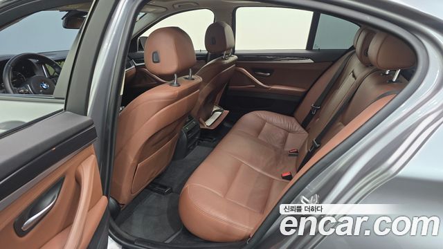 BMW 5 Series (F10) 520d xDrive M Aero Dynamic 2016 — фото 11