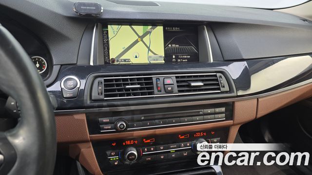 BMW 5 Series (F10) 520d xDrive M Aero Dynamic 2016 — фото 12