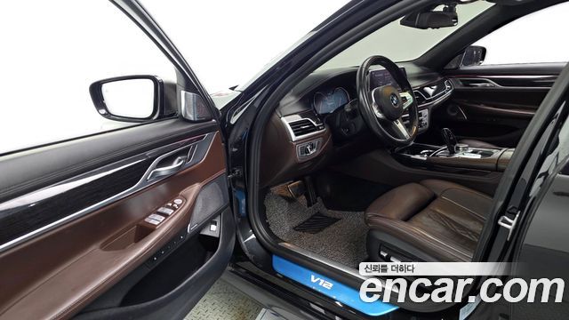 BMW 7 Series (G11) M760Li xDrive 2019 — фото 10