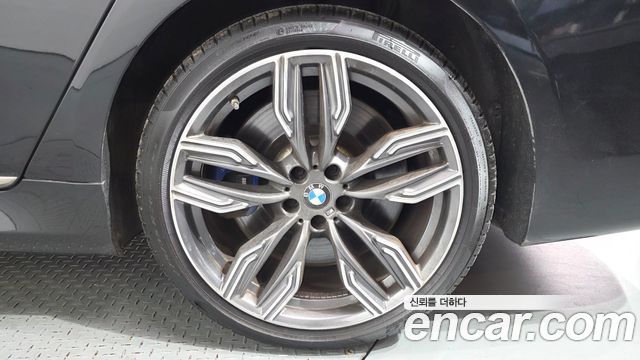 BMW 7 Series (G11) M760Li xDrive 2019 — фото 21