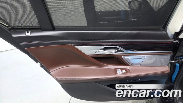 BMW 7 Series (G11) M760Li xDrive 2019 — фото 25
