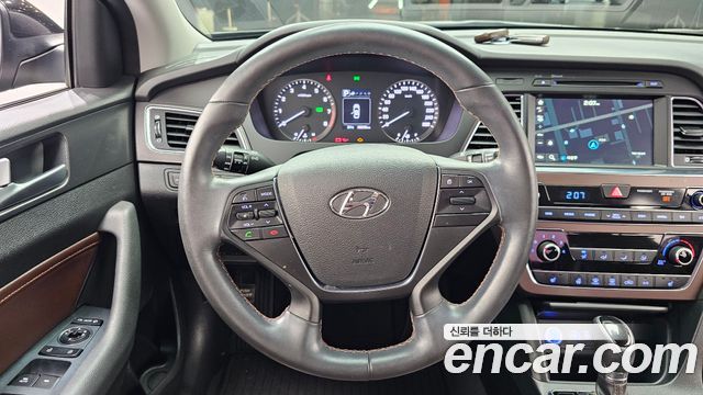 Hyundai Sonata (LF) 2.0 Care+ 2017 — фото 13