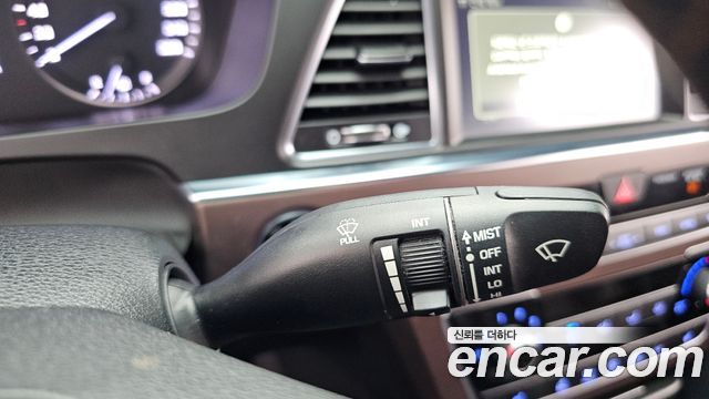 Hyundai Sonata (LF) 2.0 Care+ 2017 — фото 17