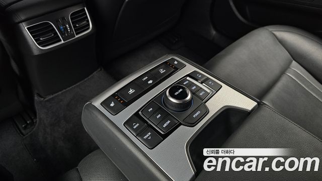 Genesis G80 3.3 GDI AWD Prestige 2018 — фото 18