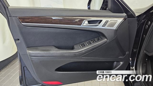 Genesis G80 3.3 GDI AWD Prestige 2018 — фото 24