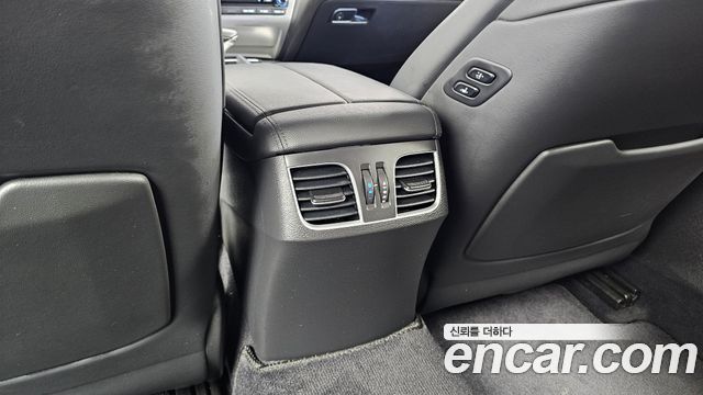 Genesis G80 3.3 GDI AWD Prestige 2018 — фото 31