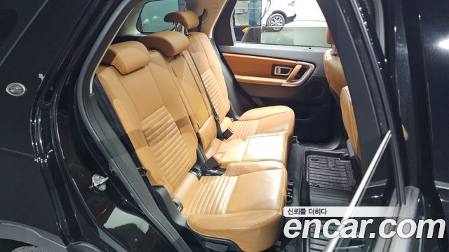Land Rover Discovery Sport 2.0 TD4 HSE Luxury 2018 — фото 11