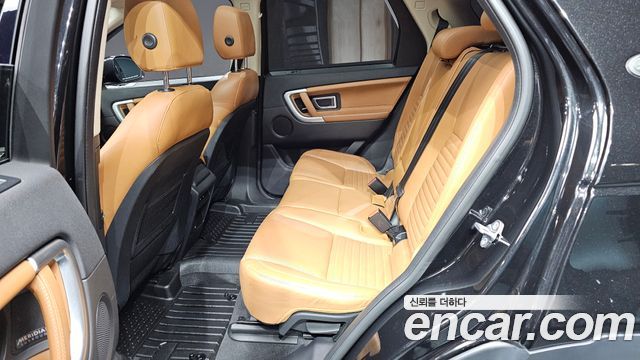 Land Rover Discovery Sport 2.0 TD4 HSE Luxury 2018 — фото 12
