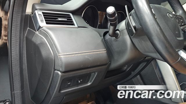 Land Rover Discovery Sport 2.0 TD4 HSE Luxury 2018 — фото 17