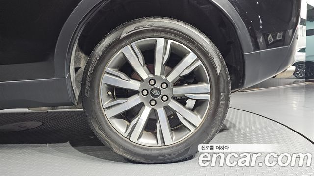 Land Rover Discovery Sport 2.0 TD4 HSE Luxury 2018 — фото 21