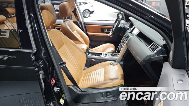 Land Rover Discovery Sport 2.0 TD4 HSE Luxury 2018 — фото 26