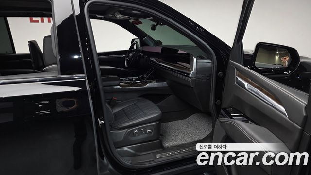 Cadillac Escalade (V) 6.2 Sports Platinum 2025 — фото 11