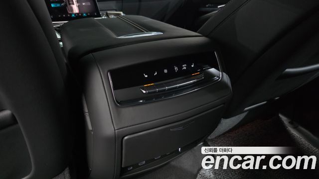 Cadillac Escalade (V) 6.2 Sports Platinum 2025 — фото 19