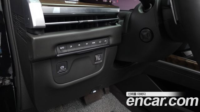 Cadillac Escalade (V) 6.2 Sports Platinum 2025 — фото 33
