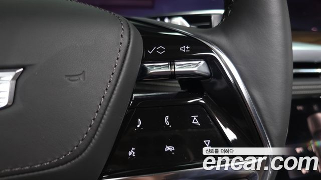 Cadillac Escalade (V) 6.2 Sports Platinum 2025 — фото 36