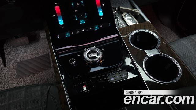 Cadillac Escalade (V) 6.2 Sports Platinum 2025 — фото 38