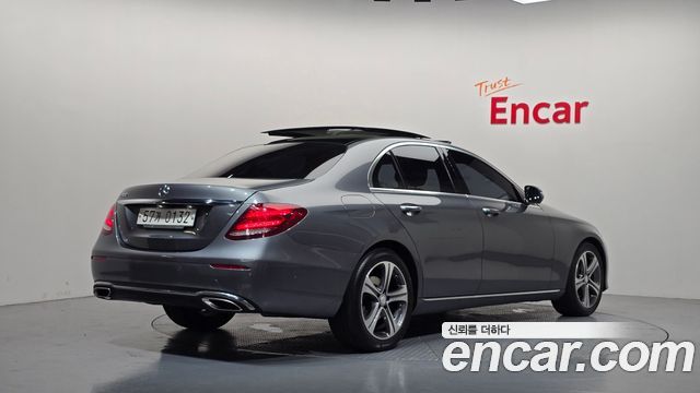 Mercedes-Benz E-Class (W213) E300 Avantgarde 2017 — фото 2