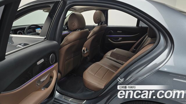 Mercedes-Benz E-Class (W213) E300 Avantgarde 2017 — фото 12