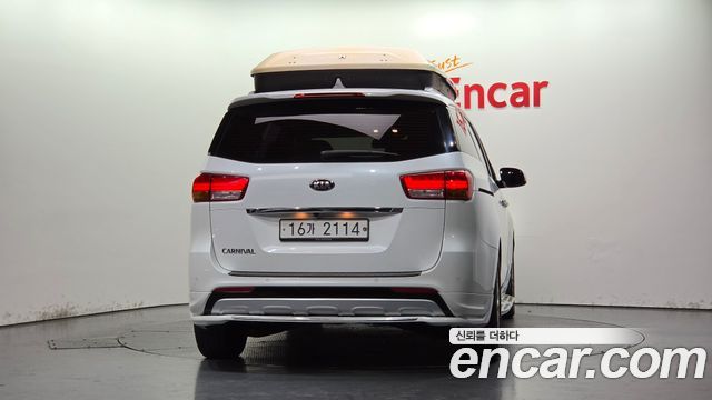 Kia Carnival 9-seater Prestige 2017 — фото 4