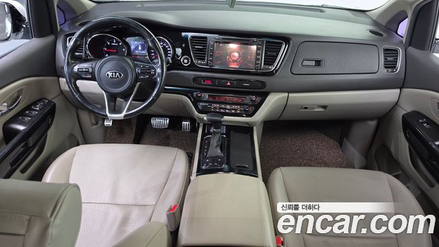 Kia Carnival 9-seater Prestige 2017 — фото 7