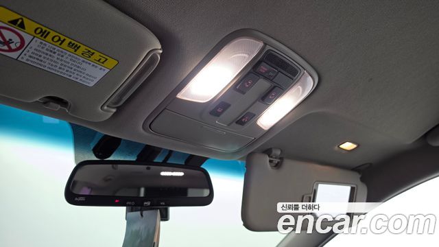 Kia Carnival 9-seater Prestige 2017 — фото 17