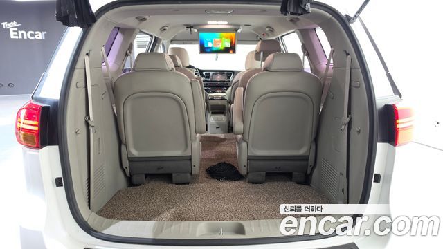 Kia Carnival 9-seater Prestige 2017 — фото 20