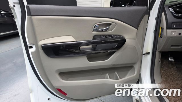 Kia Carnival 9-seater Prestige 2017 — фото 24
