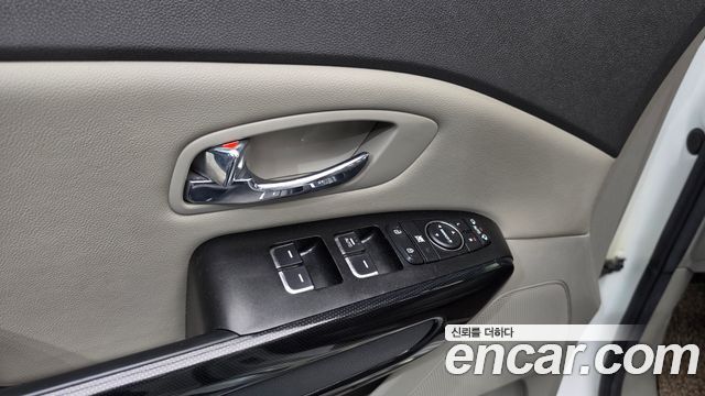 Kia Carnival 9-seater Prestige 2017 — фото 27