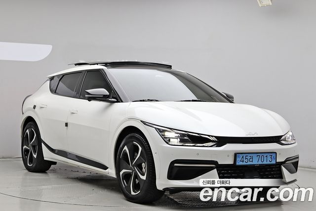 Kia EV6 Long Range 4WD GT Line 2022 — фото 3