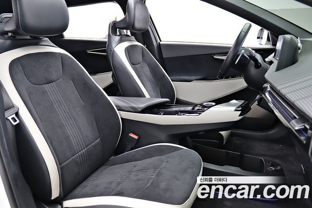 Kia EV6 Long Range 4WD GT Line 2022 — фото 7