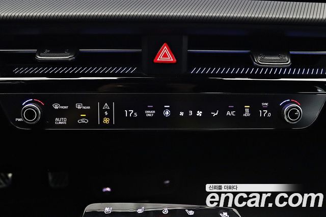 Kia EV6 Long Range 4WD GT Line 2022 — фото 24