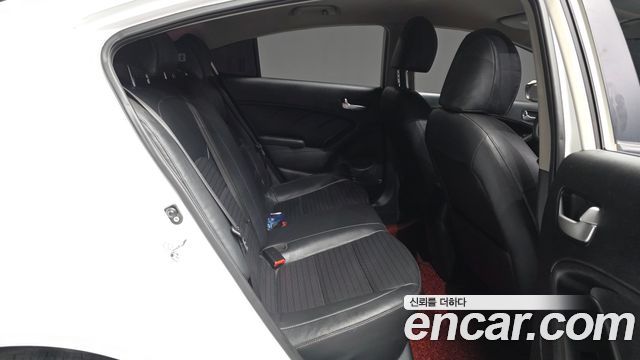 Kia K3 Diesel Deluxe 2018 — фото 12