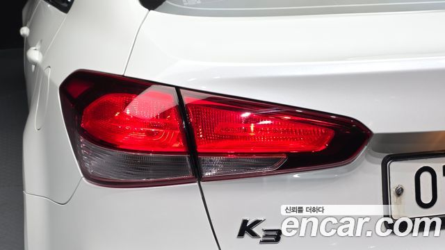 Kia K3 Diesel Deluxe 2018 — фото 23