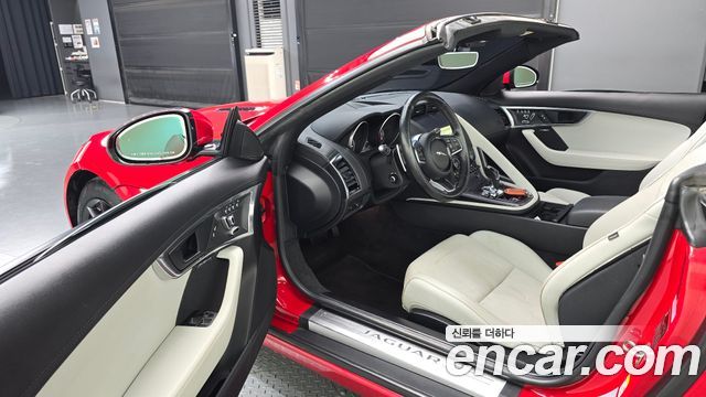 Jaguar F-TYPE P300 Convertible X152 2019 — фото 10