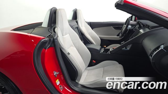 Jaguar F-TYPE P300 Convertible X152 2019 — фото 15